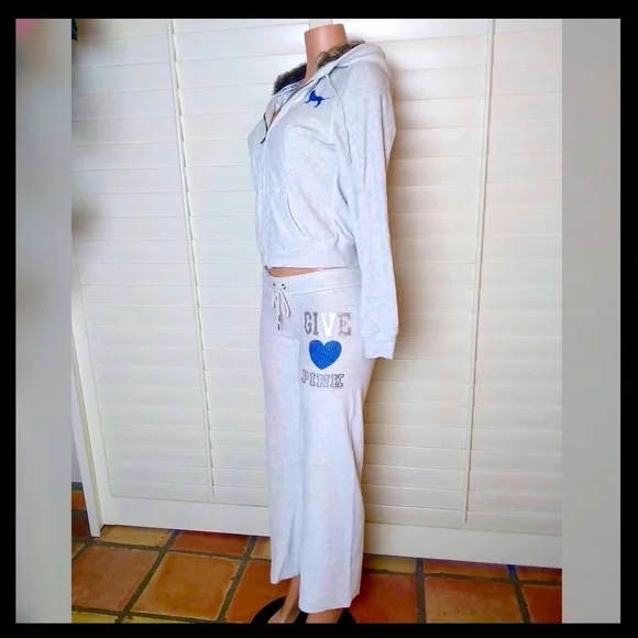 PINK Victoria's Secret Velour Bling Tracksuit - Picture 2 of 10